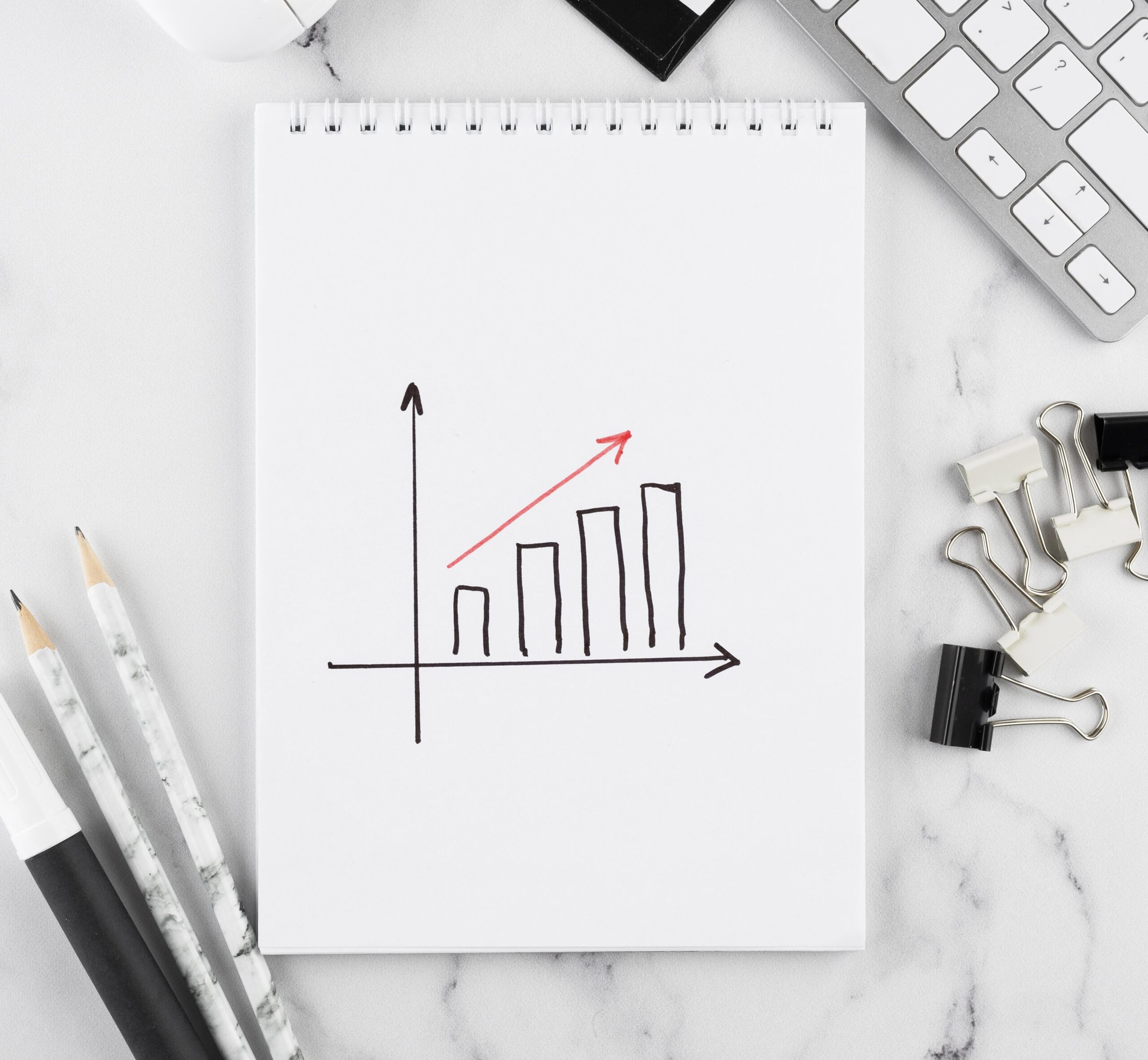 Wykres wzrostu ilustrujący automatyzację procesów i skuteczność mailingu w biznesie online